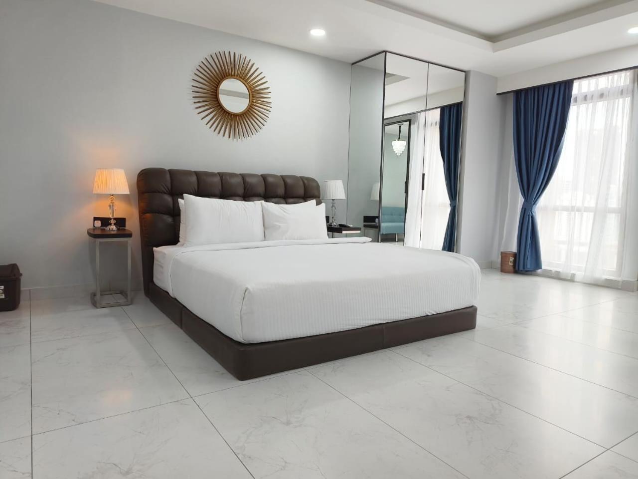 Serviced Apartments @ Times Square Куала-Лумпур Экстерьер фото